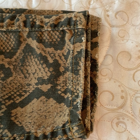 Zara snake print jeans in size 8 - Picture 3 of 7
